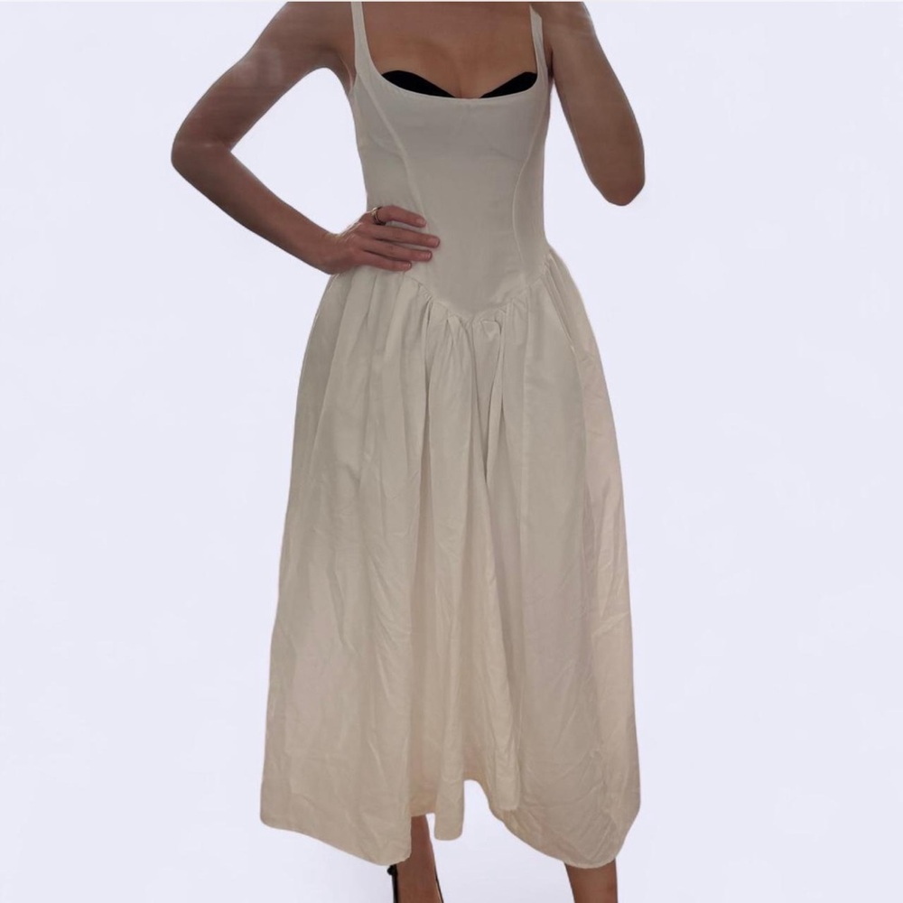 Pretty Little Thing Summer dress - Picture 2 of 4